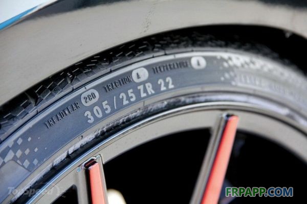 加入碳纖維元素 賞暴力黑蜂雪佛蘭科邁羅 加入碳纖維元素 賞暴力黑蜂雪佛蘭科邁羅