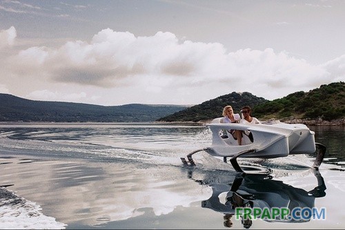 電動環(huán)保!超具科幻設(shè)計感的電動水翼船 電動環(huán)保!超具科幻設(shè)計感的電動水翼船