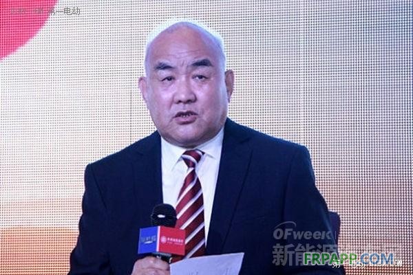 聚焦兩會:新能源汽車產(chǎn)業(yè)該何去何從