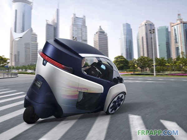 新一代代步工具:豐田i-Road三輪純電動概念車